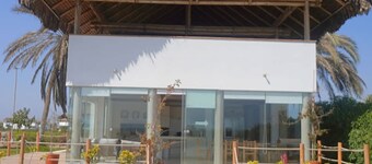 HOP Aloha Beachfront House With Direct Access