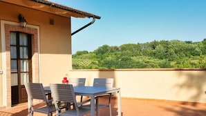 Outdoor dining - Agriturismo Polgara - Apt 2 - two bedrooms (Casciana Terme Lari)