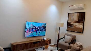 Televisión LED, Netflix, películas de estreno, películas con cargo