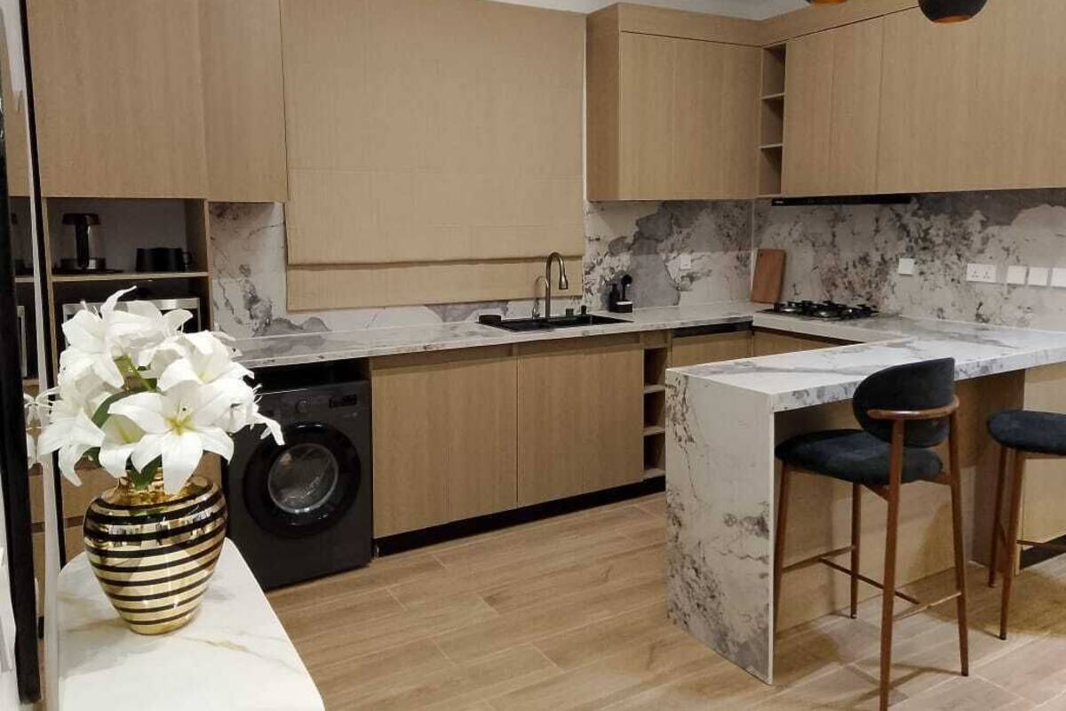 Departamento de lujo, 2 habitaciones, para no fumadores, microondas | Cocina privada | Refrigerador, microondas y utensilios de cocina