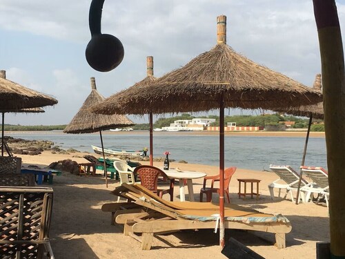 CHARMING VILLA in SOMONE Private Pool, Beautiful Garden! Lagoon & Mangrove