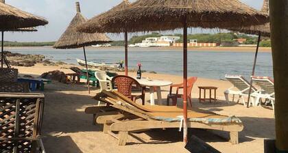 CHARMING VILLA in SOMONE Private Pool, Beautiful Garden! Lagoon & Mangrove