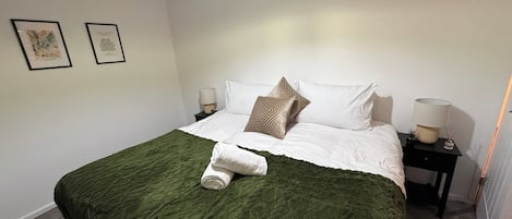 2 bedrooms, iron/ironing board, free wired Internet, bed sheets