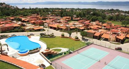 Anana El Dorado 106 Condo Pool Lake Views