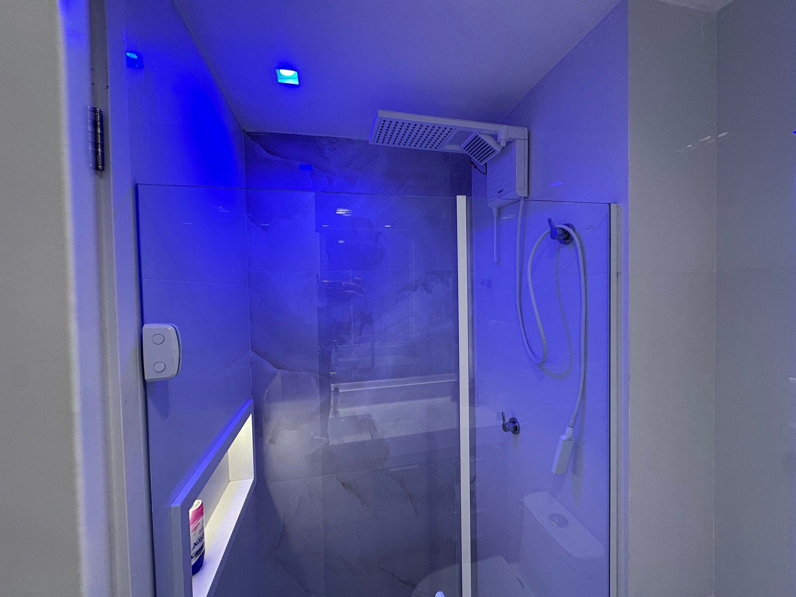 Apartamento básico | Banheiro | Chuveiro 