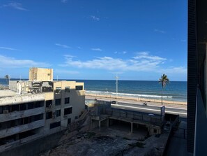 Beach - Oceanfront Studio in Condominium Ops0337 (Salvador)