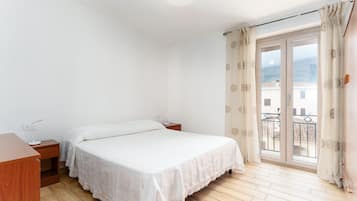 1 bedroom, iron/ironing board, bed sheets