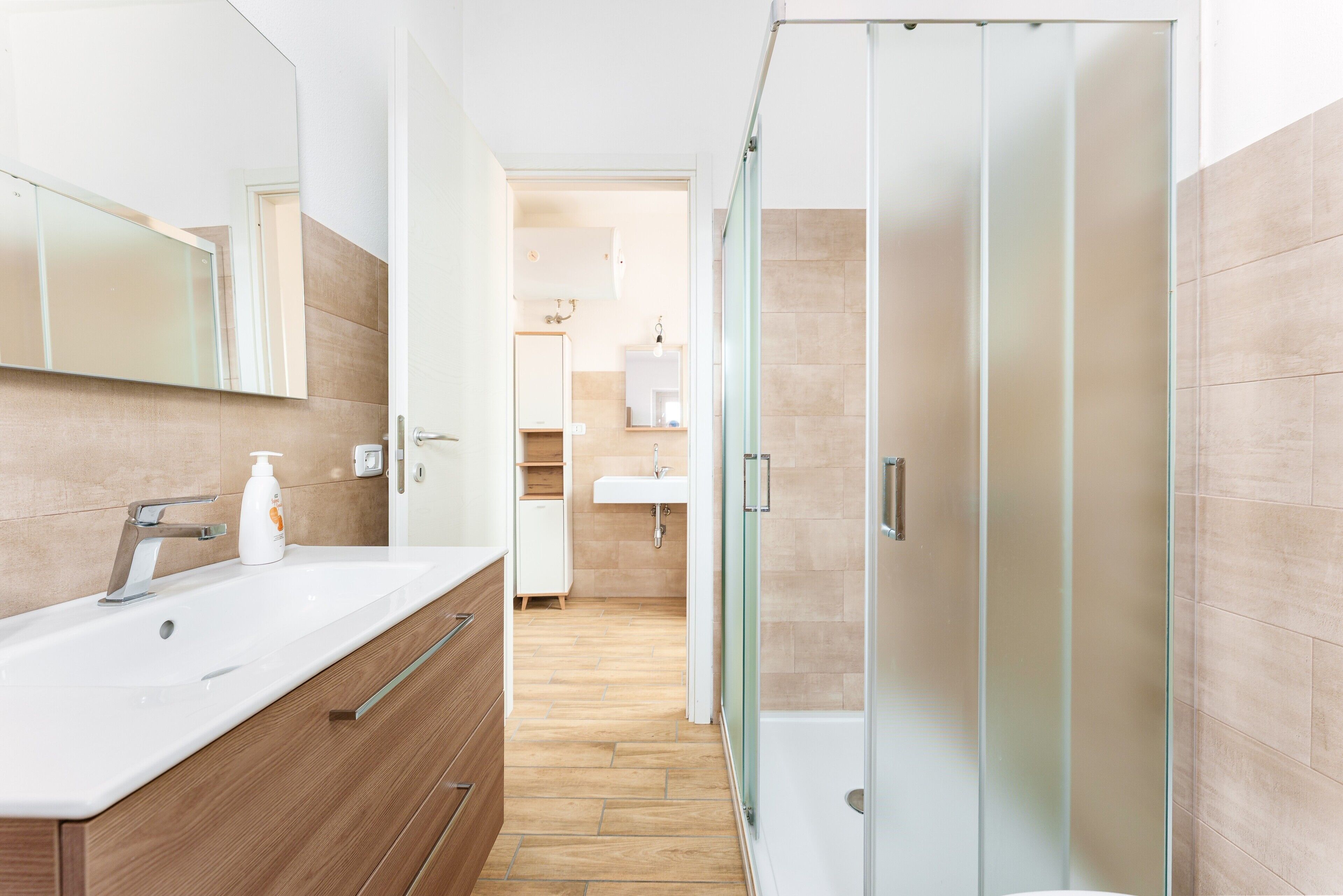 Shower, free toiletries, hair dryer, towels