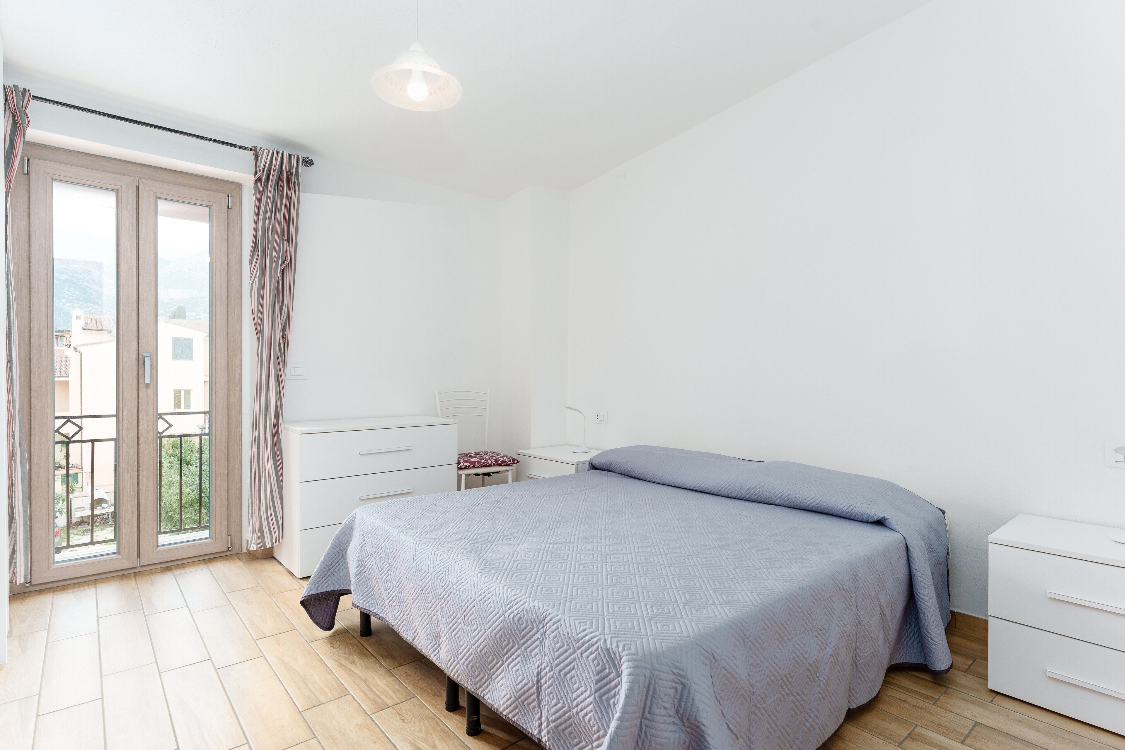 2 bedrooms, iron/ironing board, bed sheets