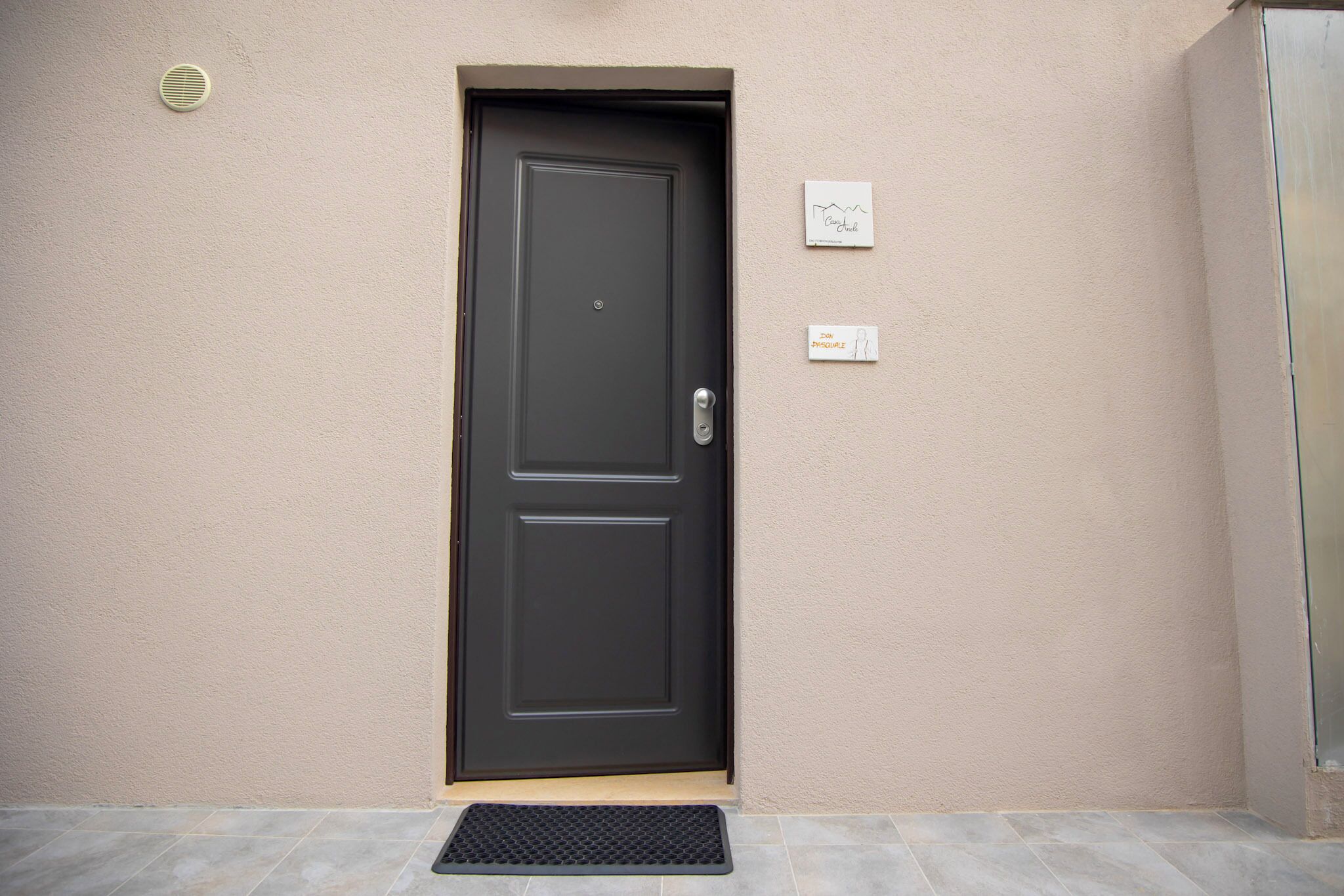 Entrée de l’hébergement