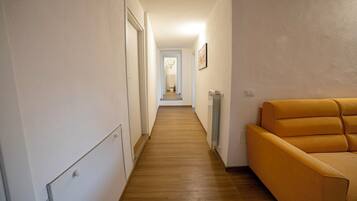 Appartement, balcon, vue ville | Coin séjour