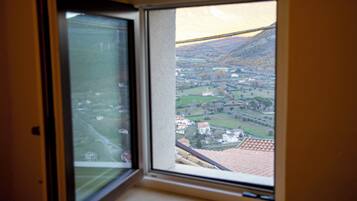 Vue sur la ville depuis lâhĂ©bergement