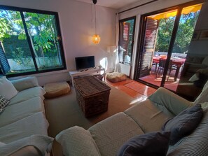 TV - T2 Apartment with private garden in the Balaia Apartments, Albufeira, Algarve (Albufeira)