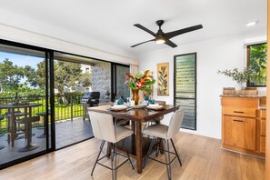 Outdoor dining - NEW Listing! Ocean View 2BR/2BA Keauhou Punahele (Kailua Kona)