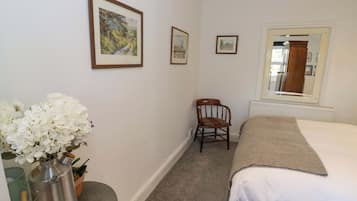 1 bedroom, individually decorated, individually furnished, free WiFi