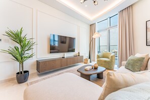TV - Burj Khalifa View, Easy Access to Dubai Mall and Burj Khalifa - Imperial Avenue, Downtown Dubai (Dubai)