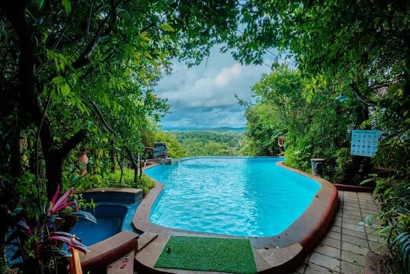 Outdoor pool - Nature Trails Rock Valley Goa (Ponda)