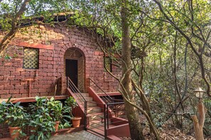 Forest View Cottage Room with Sit-out | Exterior detail