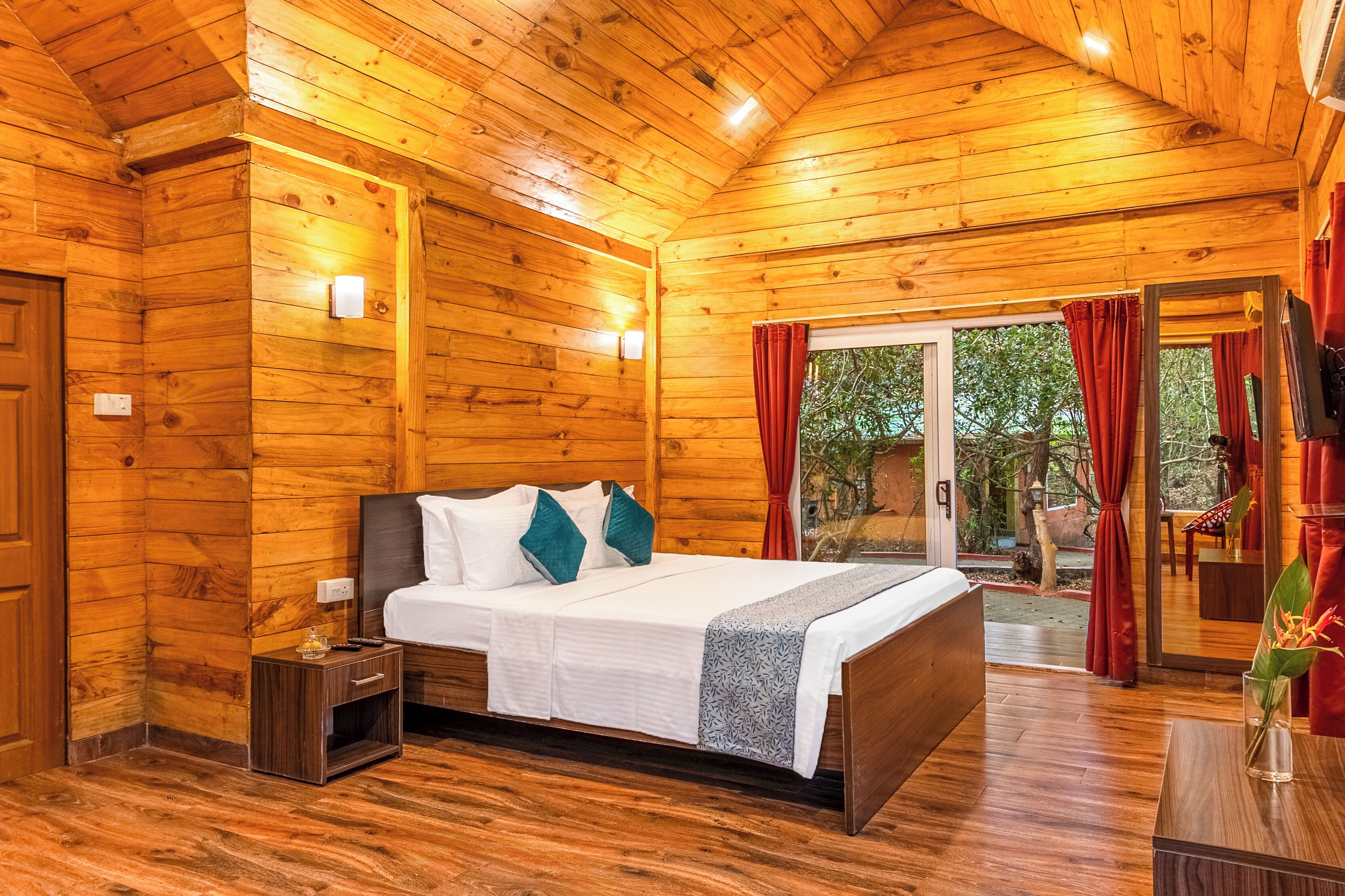 Forest View Wooden Cottage | Free WiFi