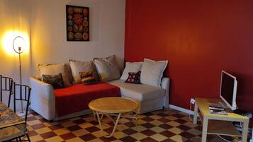 Traditional Apartment, Multiple Beds, Park View, Annex Building | Living area