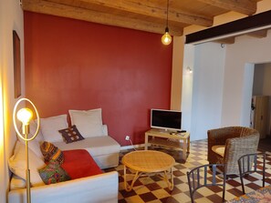 Traditional Apartment, Multiple Beds, Park View, Annex Building | Living area - Appartement au charme d'antan (Basse-Rentgen)