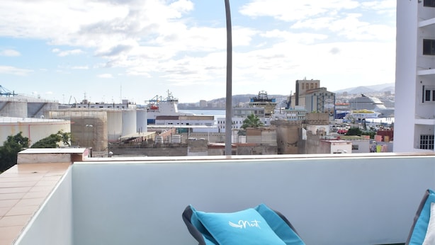 Unclassified image, 1 of 24, button - La Isleta Nest Hostel (Las Palmas de Gran Canaria)