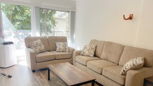Smart TV - Waikiki 2-Bedroom Kaiulani Retreat | By The Ocean (Honolulu)