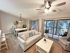 Smart TV - CQS 8 Navarra Ct - 2/2 Remodeled Condo with Heated Pool (St. Augustine)
