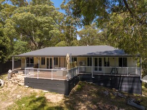 Exterior - Valley View Retreat: 4 BR, 2.5 BA House in Sawmill Settlement, Sleeps 10 (Sawmill Settlement)
