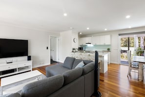 Smart TV - Valley View Retreat: 4 BR, 2.5 BA House in Sawmill Settlement, Sleeps 10 (Sawmill Settlement)