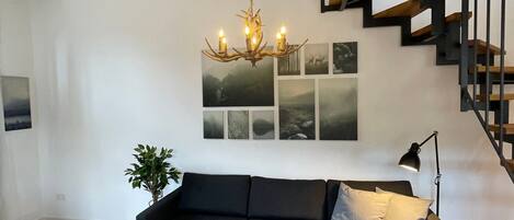 Televisión y chimenea