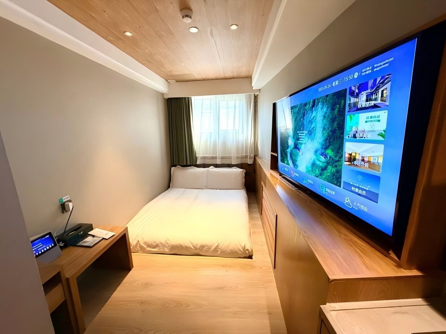 Standard Double Room, City View | Desk, laptop workspace, iron/ironing board, free WiFi