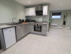 Cookware/dishes/utensils - Willow Barn (Chester)