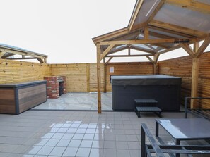 Terrace/patio - Willow Barn (Chester)