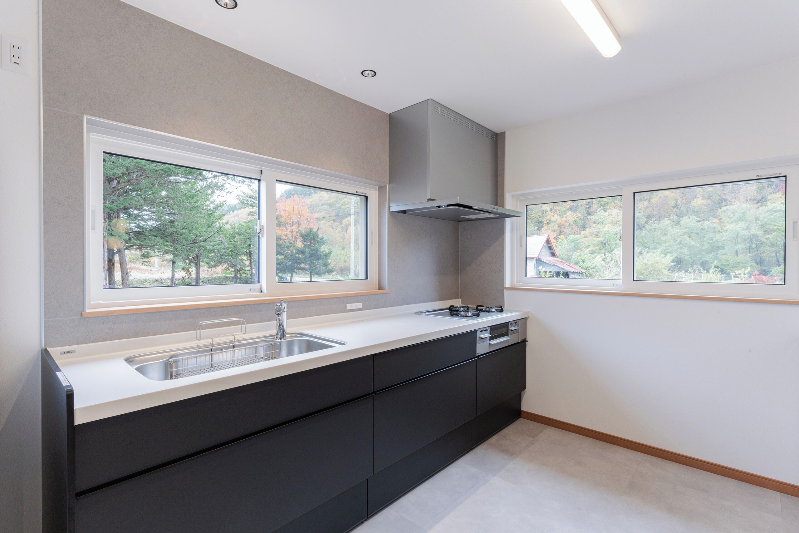 冷蔵庫、電子レンジ、コンロ、電気ポット