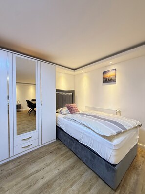1 bedroom, iron/ironing board, WiFi, bed sheets - Quiet apartment near Lübeck (Stockelsdorf)