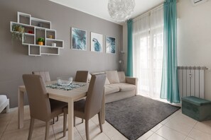 Living area - GuestHost - M1 Gambara Balcony Studio (Milano)