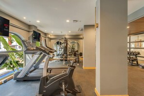 Apartment - Stylish 2bhk Lux Suite w Pool View Near Beach (Candolim)