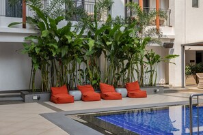 Apartment - Stylish 2bhk Lux Suite w Pool View Near Beach (Candolim)