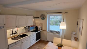 Geladeira, fogão, cooktop, lava-louças