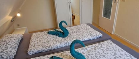 2 bedrooms, WiFi, bed sheets