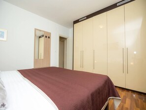 Apartment - Luxury Stay, Private Pool & Garden (Zadar)