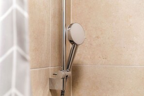 シャワー、タオル