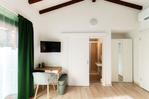 Interior - Near the lake and the center (FLORIDA ASCONA Room 16) (Ascona)