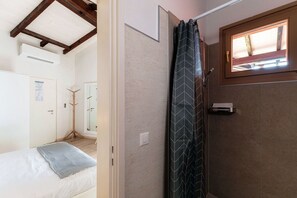 Room - Near the lake and the center (FLORIDA ASCONA Room 17) (Ascona)