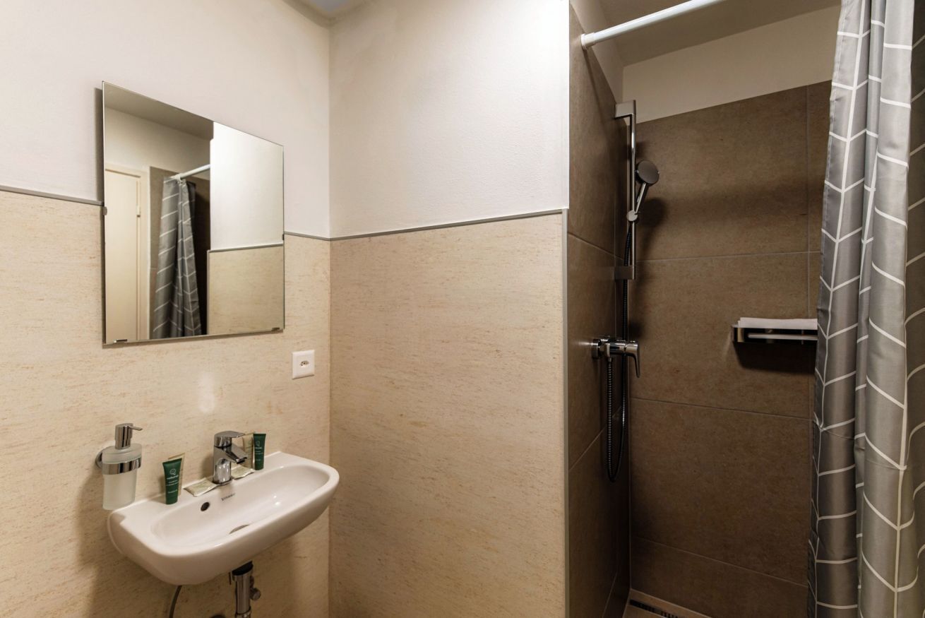 Douche, serviettes fournies