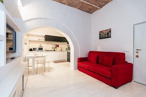 TV - ROMAntic Duplex [Piazza Navona 5*] (Rome)