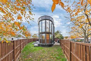 Terrace/patio - Modern 4BR London Home with Games Room Large Garden Free Parking and Fast WiFi (Wembley)