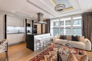 Apartment | 3 bedrooms - Luxury Kensington Home - Concierge Elevator AC (London)