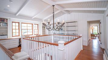 Villa, 4 Bedrooms | Interior